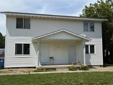 205 E Logan St, Atlanta, IL 61723