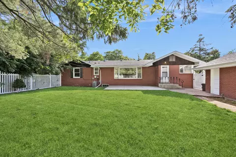 Exterior - 629 Dundee Ave, Flossmoor, IL 60422 photo 3 of 4