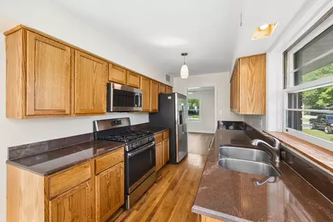 Kitchen - 629 Dundee Ave, Flossmoor, IL 60422 photo 2 of 2