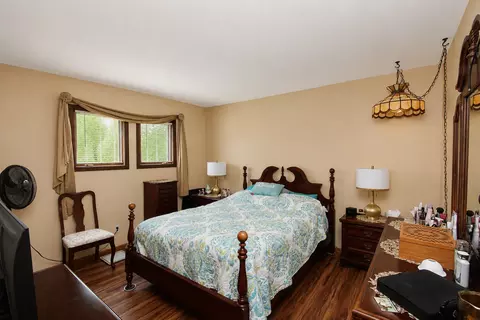 Bedroom - 2309 W Edgewood Ln, Mchenry, IL 60051 photo 1 of 2