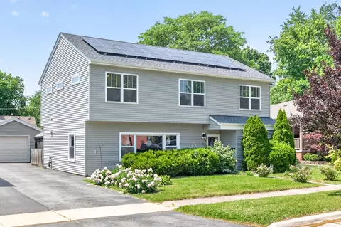 402 S Ahrens Ave, Lombard, IL 60148