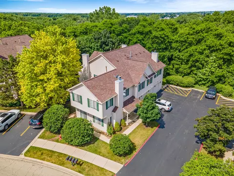 582 Fox Ridge Dr #582, Fox Lake, IL 60020