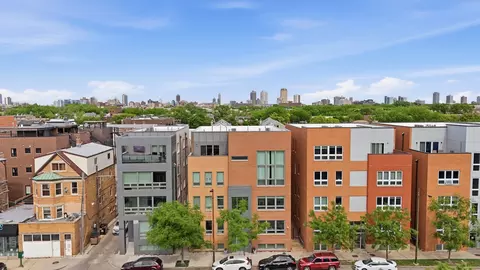 2743 N Ashland Ave #1S, Chicago, IL 60614