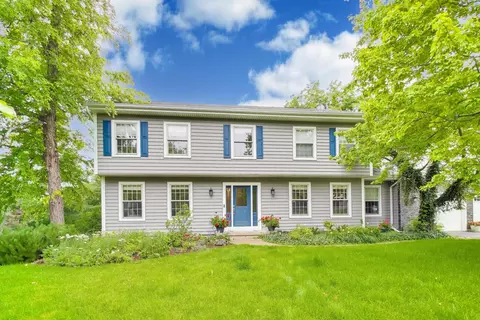 924 Glen Oak Dr, Sleepy Hollow, IL 60118