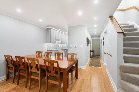 Dining - 1501 Topp Ln #E, Glenview, IL 60025 photo 2 of 2