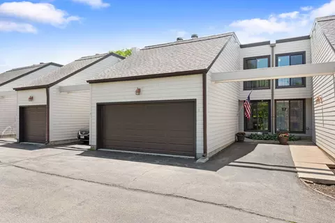 Exterior - 1501 Topp Ln #E, Glenview, IL 60025 photo 2 of 3