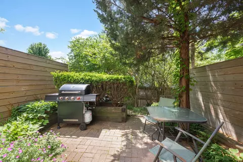 Exterior - 1501 Topp Ln #E, Glenview, IL 60025 photo 3 of 3