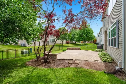 Exterior - 2049 Cabrillo Ln, Hoffman Estates, IL 60192 photo 4 of 4