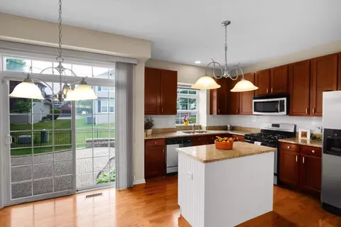 Kitchen - 2049 Cabrillo Ln, Hoffman Estates, IL 60192 photo 1 of 1