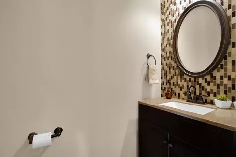Bath - 2049 Cabrillo Ln, Hoffman Estates, IL 60192 photo 1 of 4
