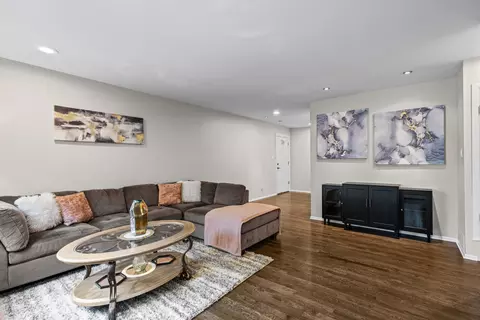 Living - 380 Pleasant St, Hoffman Estates, IL 60169 photo 1 of 5