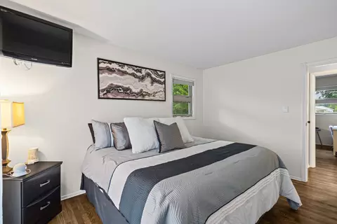 Bedroom - 380 Pleasant St, Hoffman Estates, IL 60169 photo 6 of 7