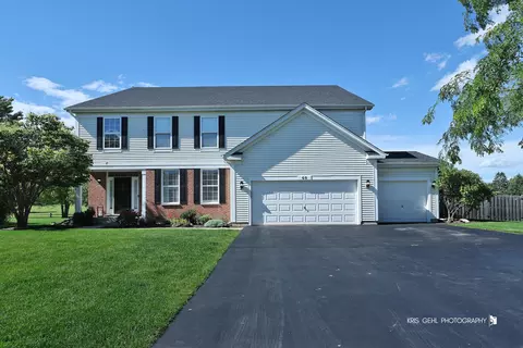 60 Arden Ln, Round Lake, IL 60073 photo 2