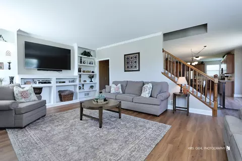 60 Arden Ln, Round Lake, IL 60073 photo 8