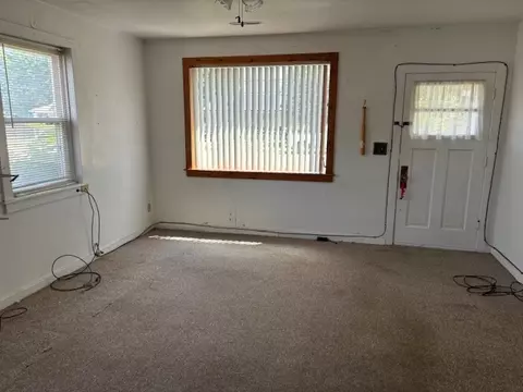 Living - 628 E Division St, Kewanee, IL 61443 photo 2 of 3