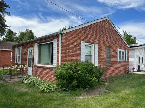 Exterior - 628 E Division St, Kewanee, IL 61443 photo 3 of 6