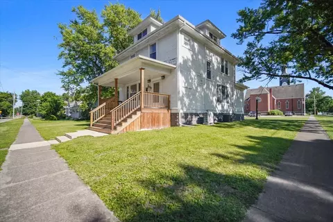 Exterior - 204 E Third St, El Paso, IL 61738 photo 5 of 5