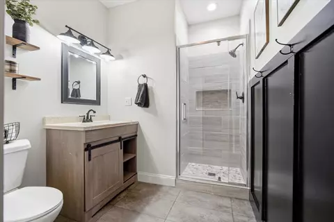 Bath - 204 E Third St, El Paso, IL 61738 photo 1 of 2