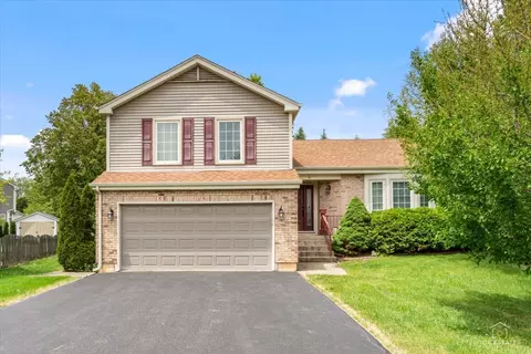 4 Waterbury Ct, Lake Zurich, IL 60047