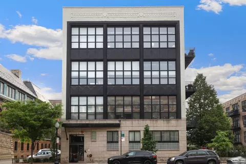 1918 S Michigan Ave #307, Chicago, IL 60616
