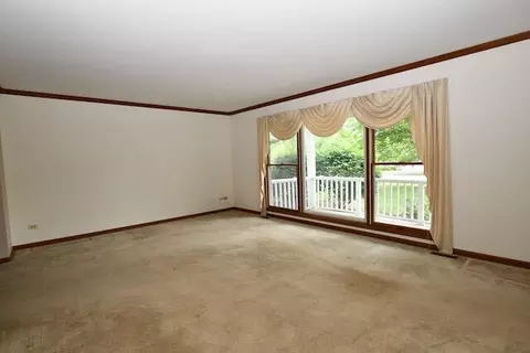 Living - 1817 Charnbrook Dr, Mchenry, IL 60051 photo 2 of 5