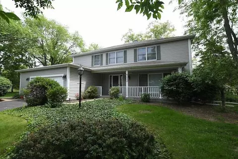 1817 Charnbrook Dr, Mchenry, IL 60051