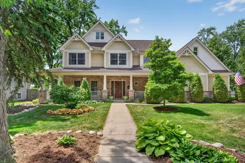 1045 Magnolia Ln, Naperville, IL 60540
