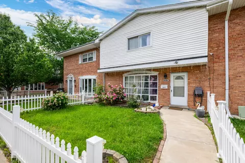 8828 Dee Rd #B, Des Plaines, IL 60016