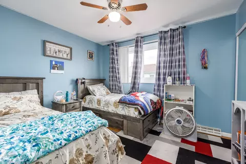 Bedroom - 8828 Dee Rd #B, Des Plaines, IL 60016 photo 1 of 5