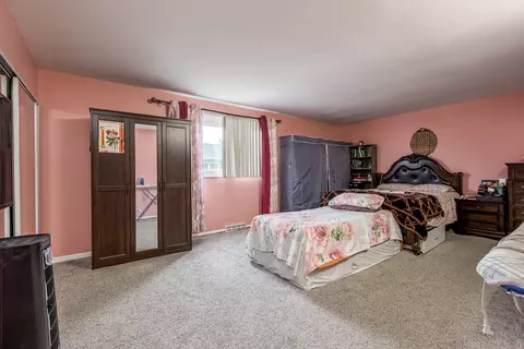Bedroom - 8828 Dee Rd #B, Des Plaines, IL 60016 photo 3 of 5