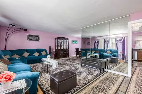 Living - 8828 Dee Rd #B, Des Plaines, IL 60016 photo 1 of 2