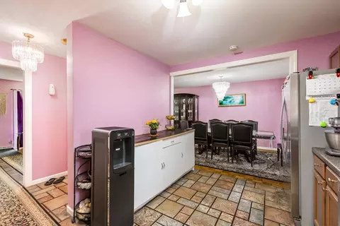 Entry Way - 8828 Dee Rd #B, Des Plaines, IL 60016 photo 1 of 1