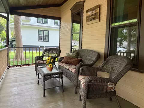 617 Oregon Ave, West Dundee, IL 60118 photo 3