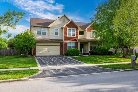 7421 Prescott Ln, Gurnee, IL 60031