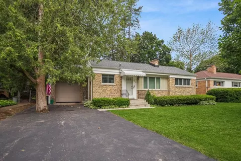 206 N Lincoln Ln, Arlington Heights, IL 60004