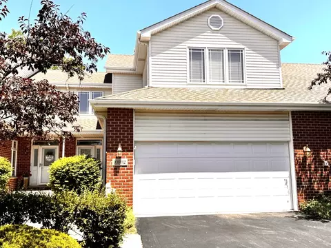 10802 Canterbury Dr, Mokena, IL 60448