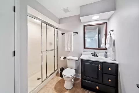 Bath - 28 W140 Mack Rd, Wheaton, IL 60189 photo 4 of 4