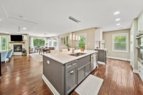 Kitchen - 28 W140 Mack Rd, Wheaton, IL 60189 photo 4 of 4
