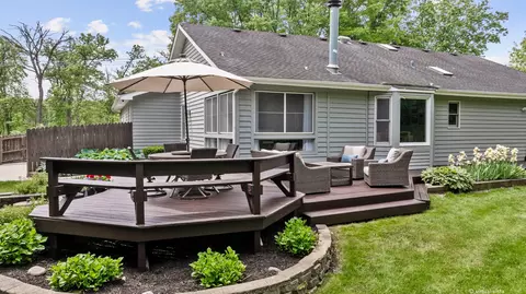 Exterior - 28 W140 Mack Rd, Wheaton, IL 60189 photo 6 of 11