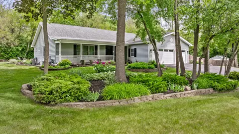 28 W140 Mack Rd, Wheaton, IL 60189
