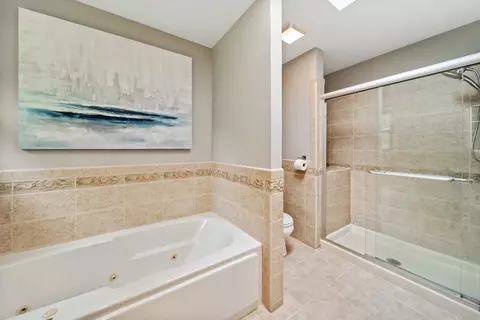 Bath - 28 W140 Mack Rd, Wheaton, IL 60189 photo 2 of 4