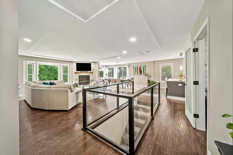 Entry Way - 28 W140 Mack Rd, Wheaton, IL 60189 photo 1 of 3