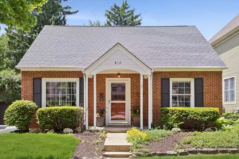817 N Eagle St, Naperville, IL 60563