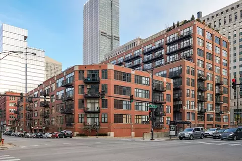333 W Hubbard St #610-611, Chicago, IL 60654