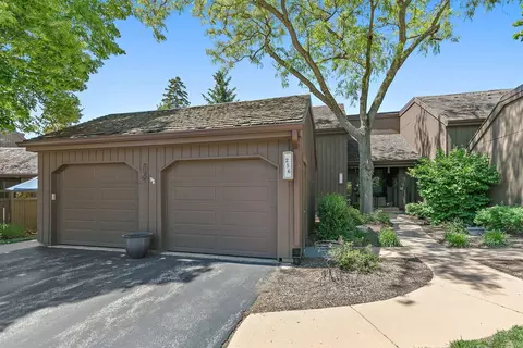 256 Thornhill Ln #C, Lake Barrington, IL 60010