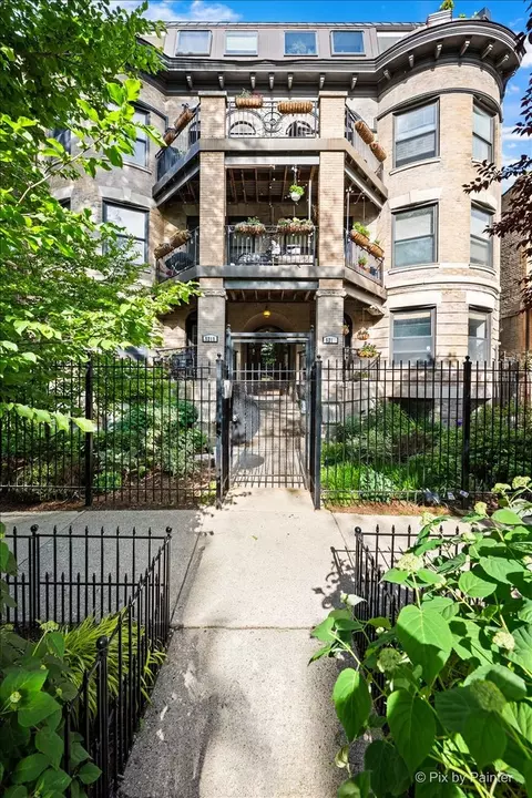 5217 N Winthrop Ave #G, Chicago, IL 60640