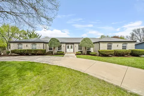 130 E Niagara Ave, Schaumburg, IL 60193