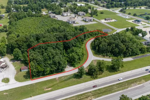 1110 Pin Oak Dr, Carterville, IL 62918