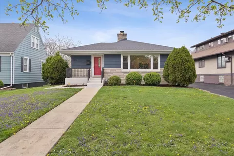123 E Columbia Ave, Elmhurst, IL 60126