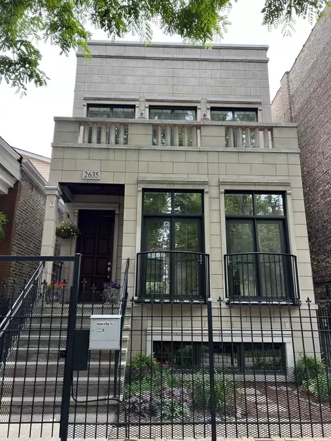 2635 W Iowa St, Chicago, IL 60622